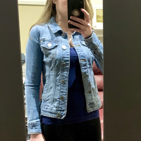 Guess denim jacket - Picture 3 of 5
